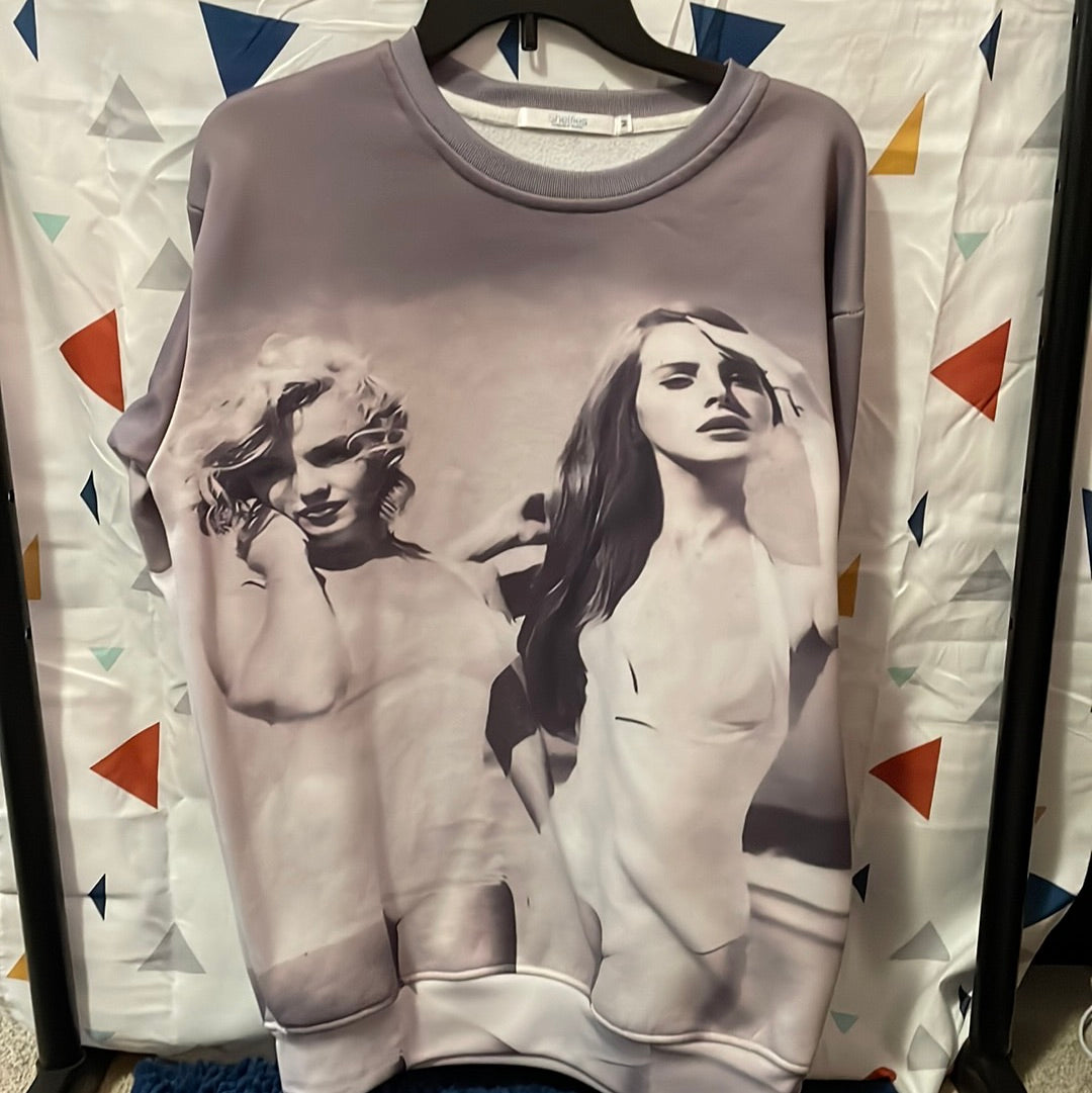 Shelfies Crewneck Size Medium