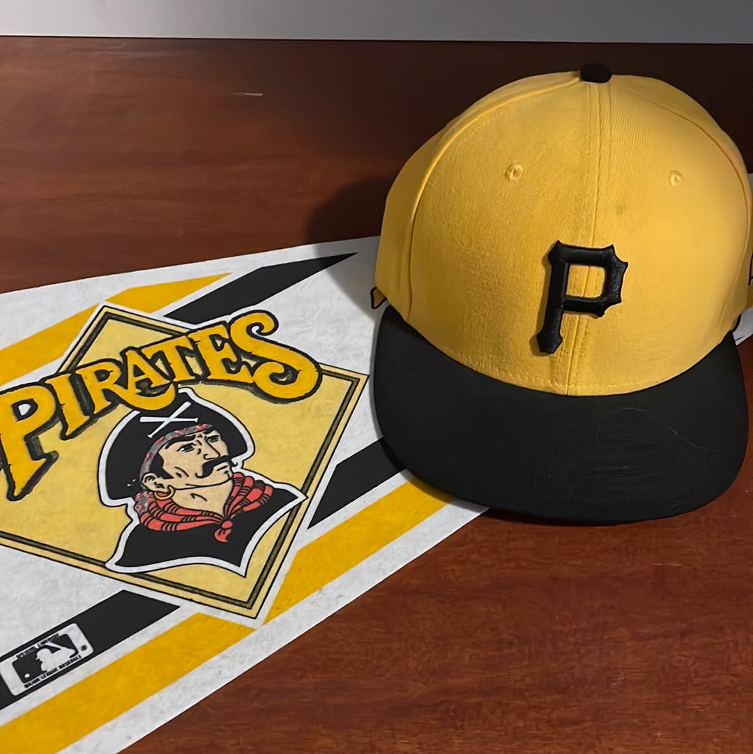 Pittsburgh Pirates New Era Size 7 Fitted Hat